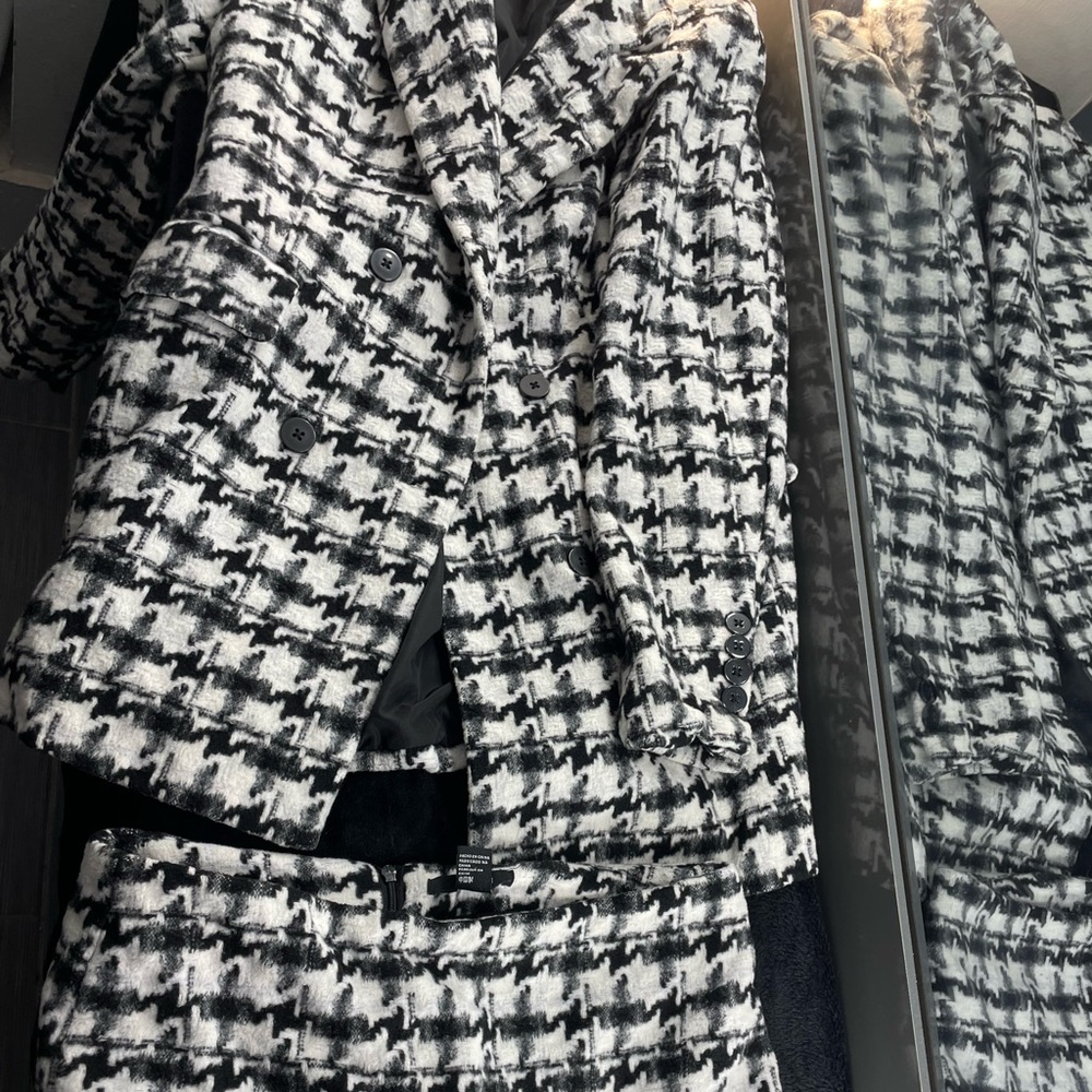 Stylish Black and White Houndstooth Women's Coat and skirt